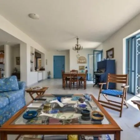 Keramoti Villa *